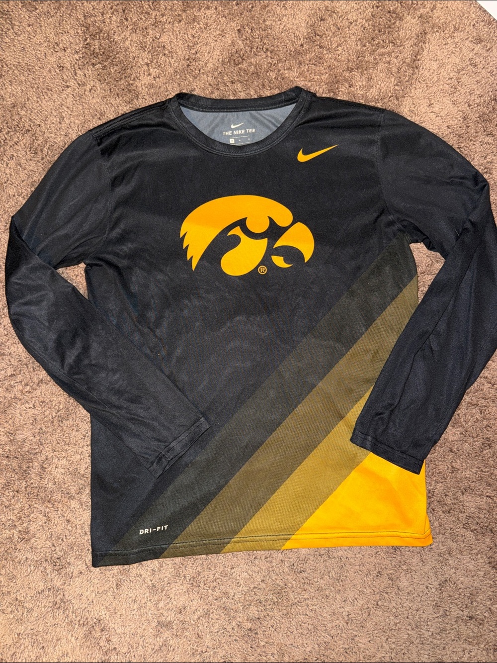 Nike Black & Gold Long-Sleeve Iowa Hawkeyes Performance Tee